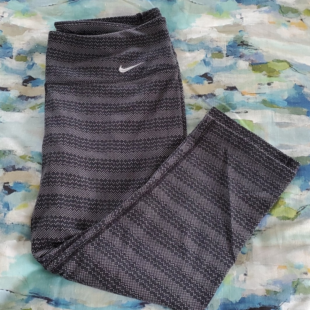 Nike Dri-Fit Cropped athletic pants